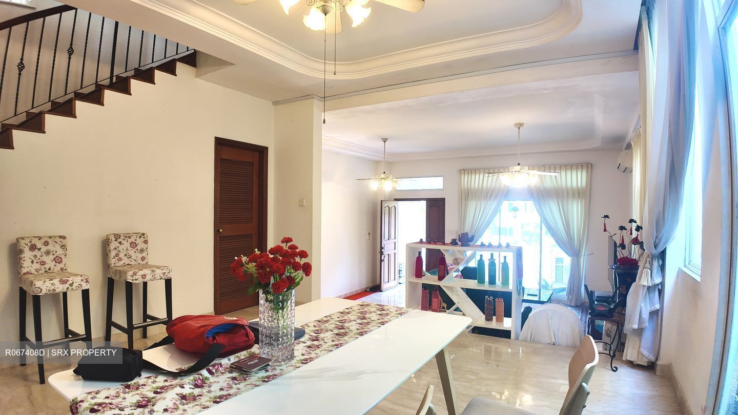 Pinewood Grove (D25), Terrace #524857511